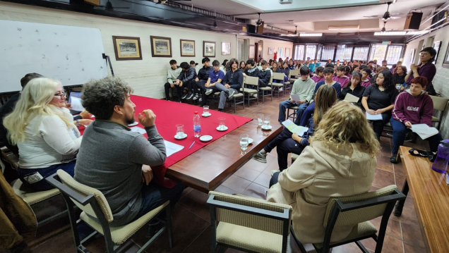 imagen Estudiantes participan de la instancia escolar de las Olimpiadas de Filosofía