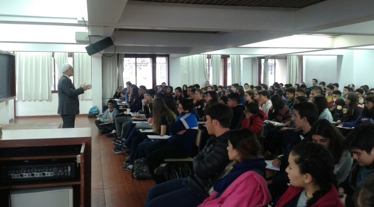 imagen Experiencia universitaria para los estudiantes de quinto año