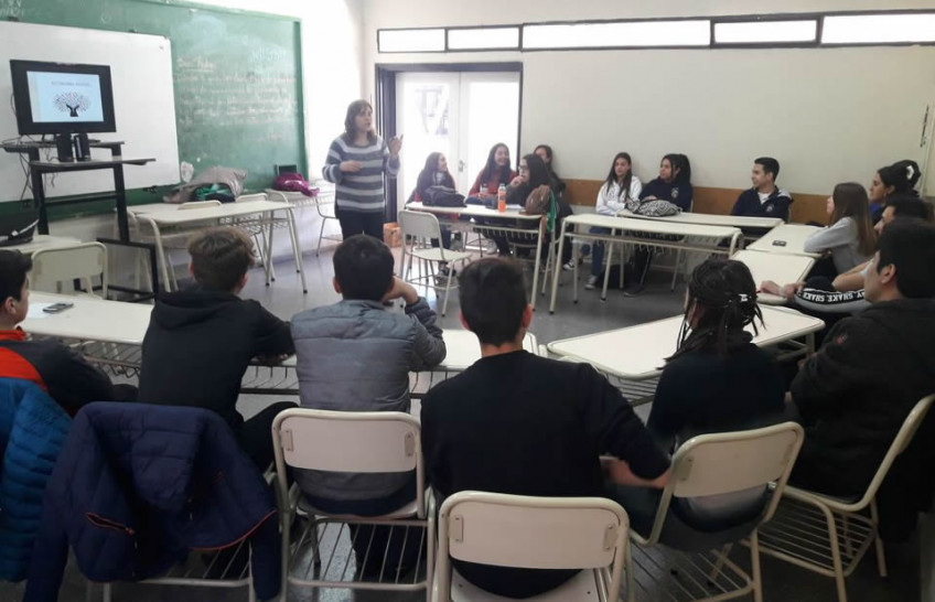 imagen Estudiantes participaron de un taller sobre Economía Social y Solidaria