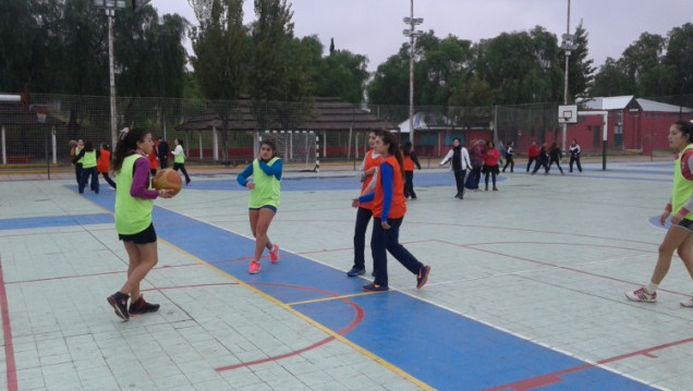 imagen Más de 300 estudiantes secundarios compartieron una jornada deportiva y recreativa