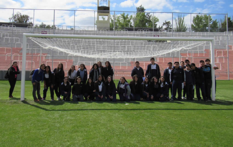 imagen Alumnos de primer año disfrutan conociendo la ciudad de Mendoza