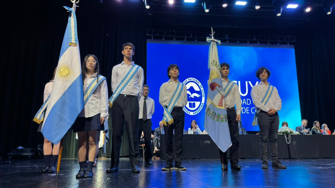imagen Promoción 2025: la Escuela de Comercio Martín Zapata celebró a sus nuevos egresados