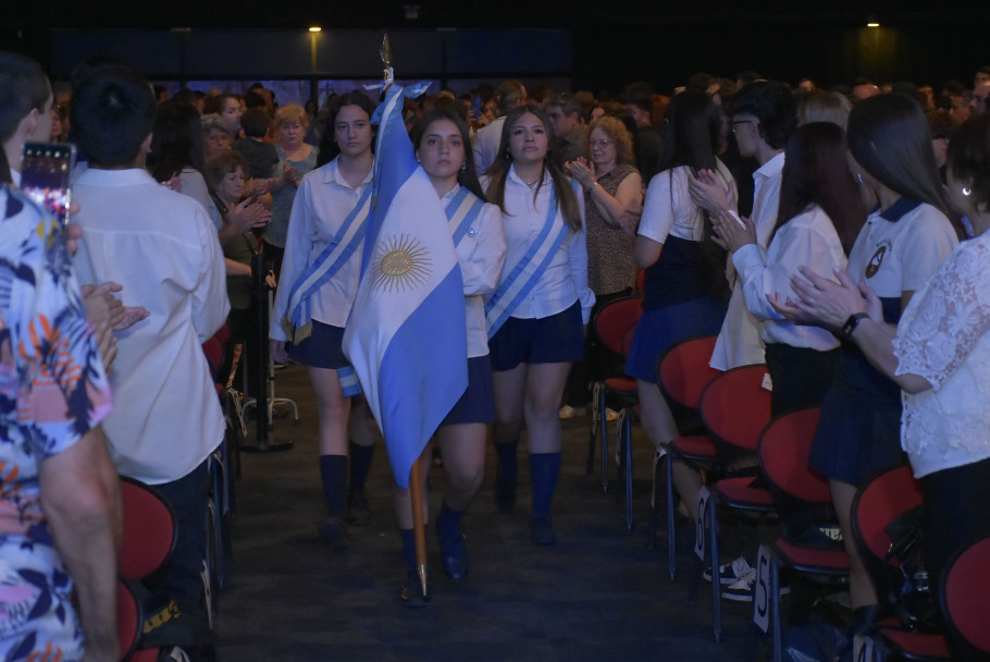 imagen Promoción 2025: la Escuela de Comercio Martín Zapata celebró a sus nuevos egresados