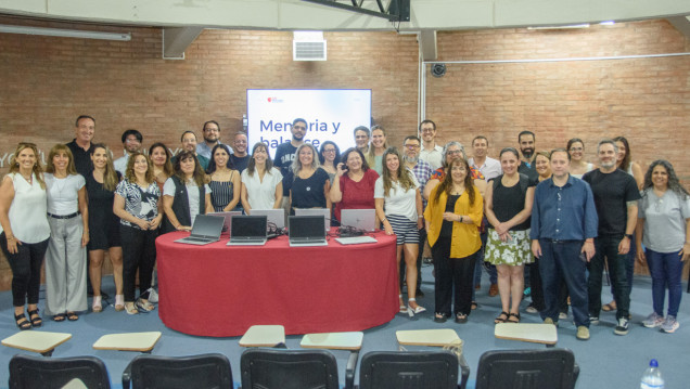imagen Las bibliotecas de la UNCUYO suman 70 notebooks donadas por PwC Argentina