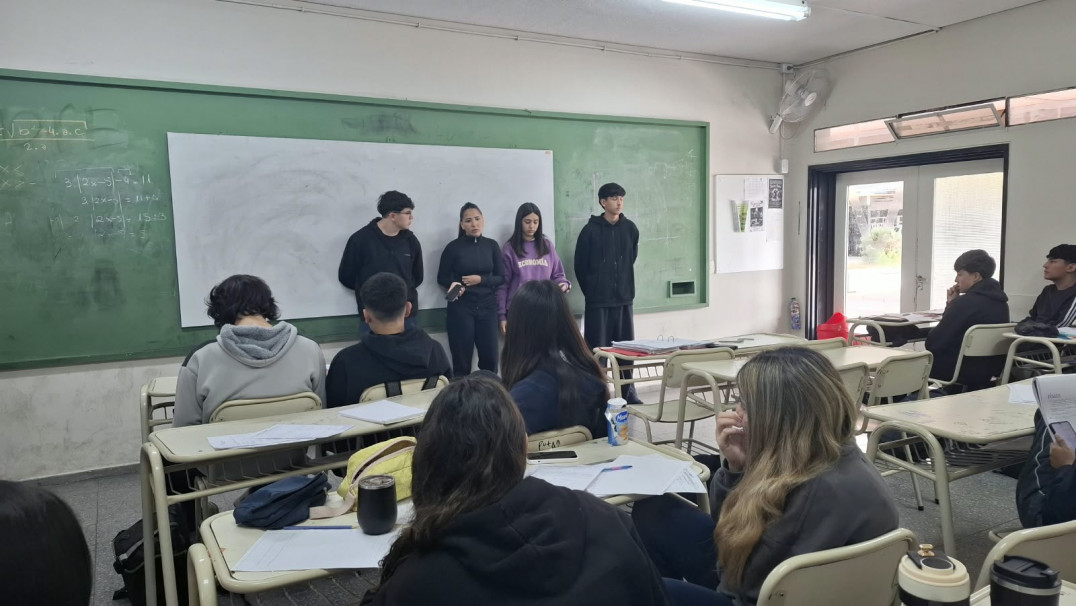 imagen De estudiantes a estudiantes: compartir experiencias para construir la próxima "Promo"
