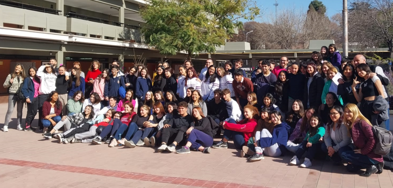 imagen El Martín Zapata fue sede de un encuentro de escuelas preuniversitarias que participan de Prácticas Sociales Educativas