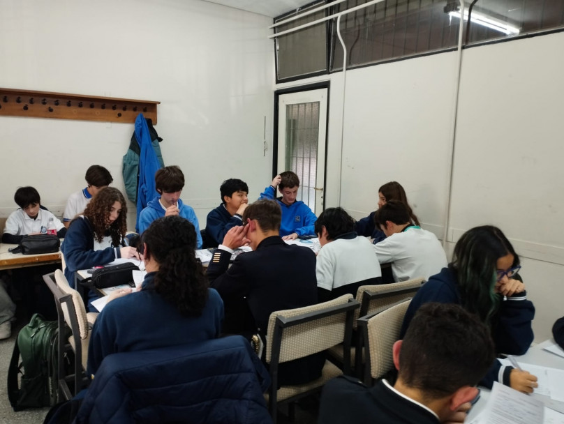 imagen Once estudiantes de la Escuela Martín Zapata participaron del intercolegial de la OMA