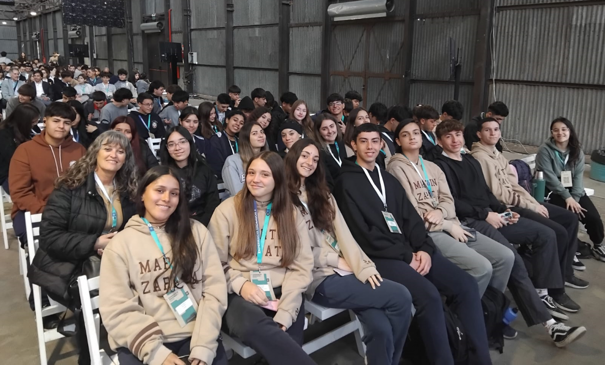 imagen Estudiantes participaron de la experiencia Endeavor