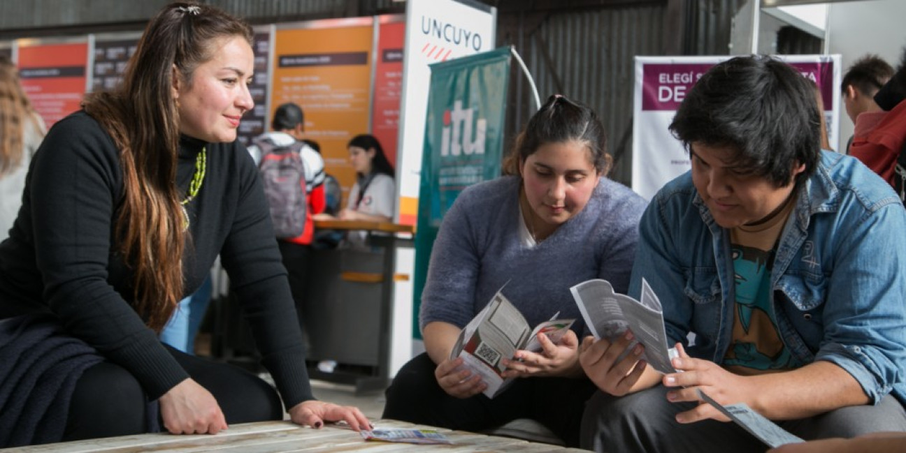 imagen Expo Educativa: ¿Cómo acompañar a los hijos sin influir?