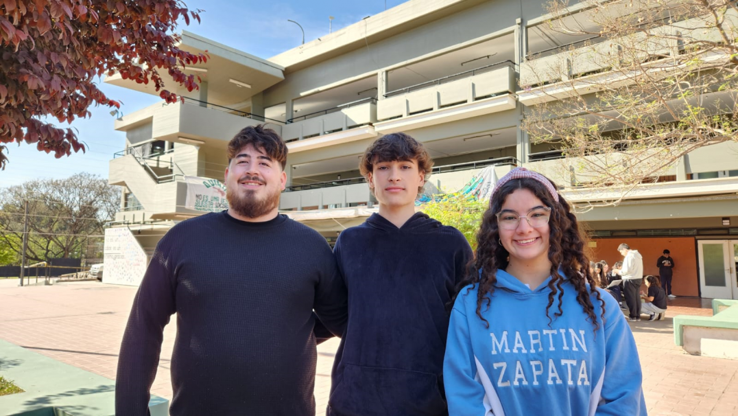 imagen Estudiantes del Martín Zapata representarán a Mendoza y a la UNCUYO en la OIA de Programación