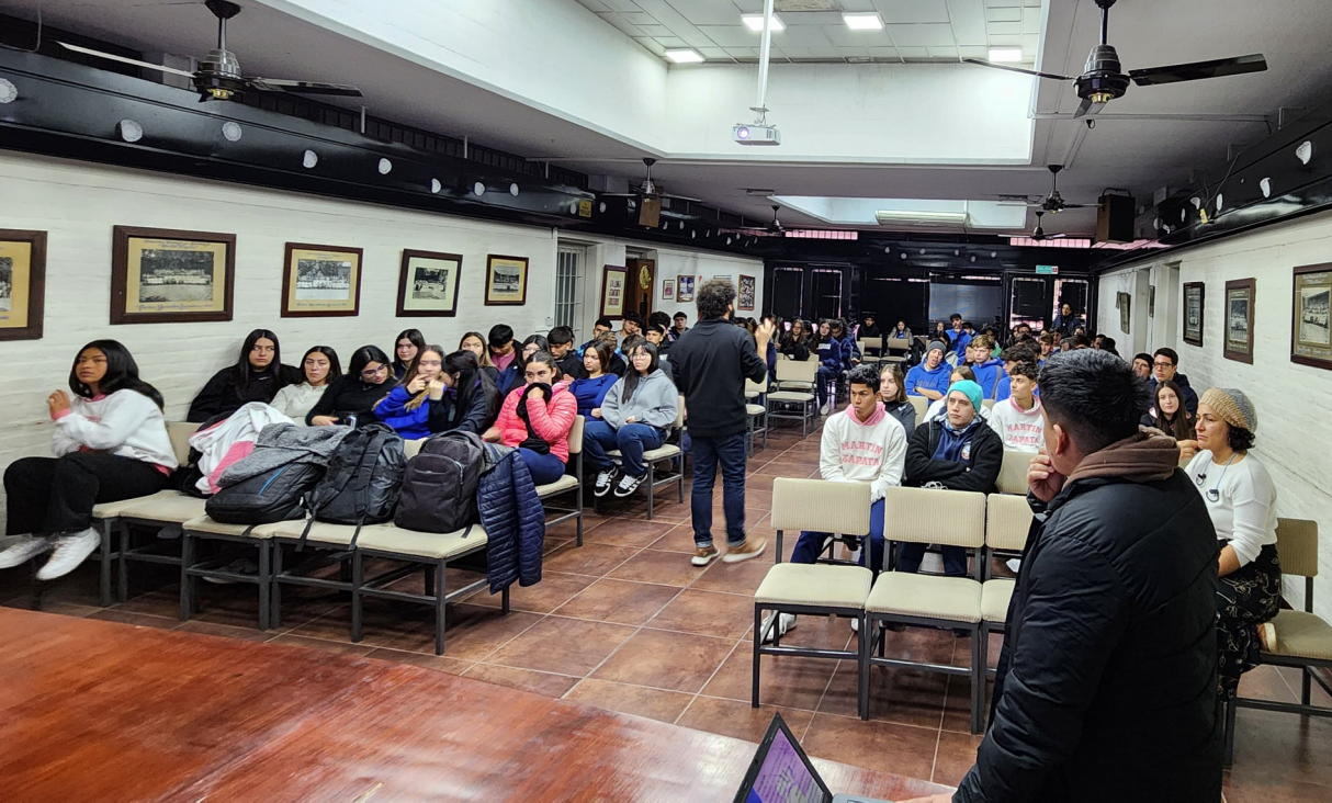 imagen Se presentó la 10ma. edición del Concurso Emprende U a estudiantes de la Escuela Martín Zapata