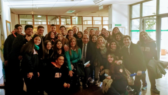 imagen Jóvenes del Zapata participan de una sesión en el HCD de Ciudad de Mendoza