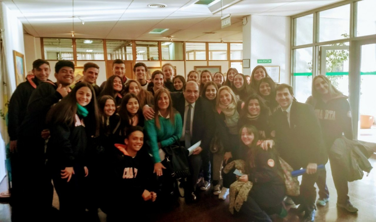 imagen Jóvenes del Zapata participan de una sesión en el HCD de Ciudad de Mendoza