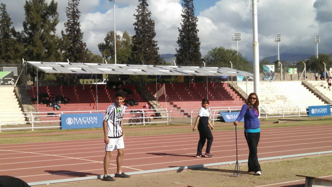 imagen Jornada de atletismo en el estadio Islas Malvinas