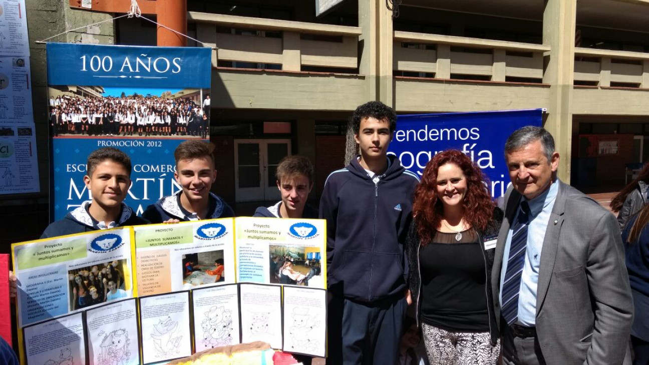 imagen Nuestros jóvenes participaron en la Feria de Emprendedores, Ciencia y Tecnología