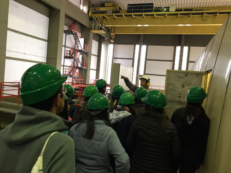 imagen Alumnos y docentes visitaron una central termoeléctrica y el dique Cipolletti