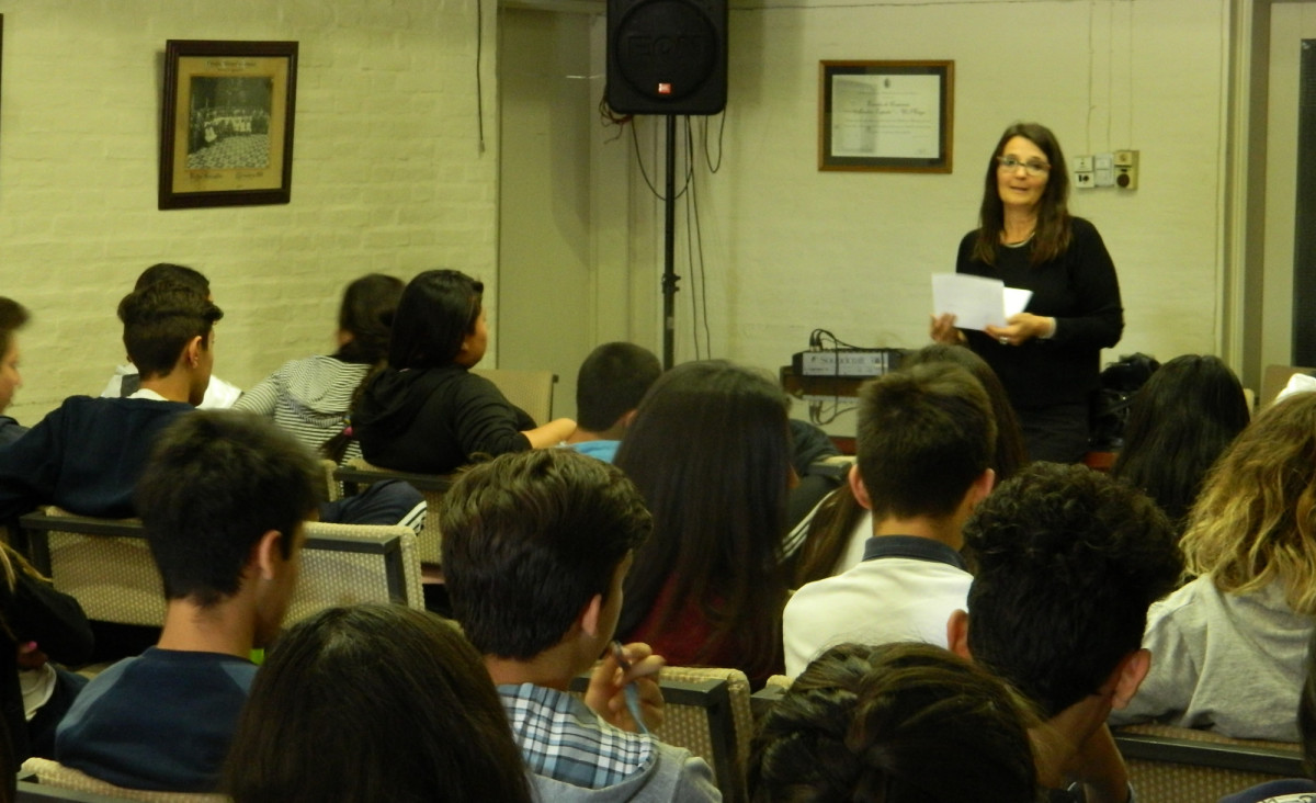 imagen Luz Faingold se reunió con los estudiantes del Martín Zapata