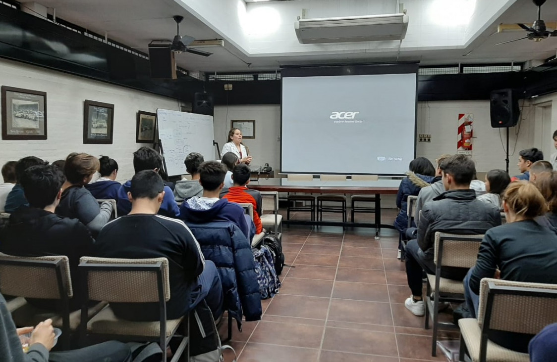 imagen Charla: La importancia de la nutrición en el deporte