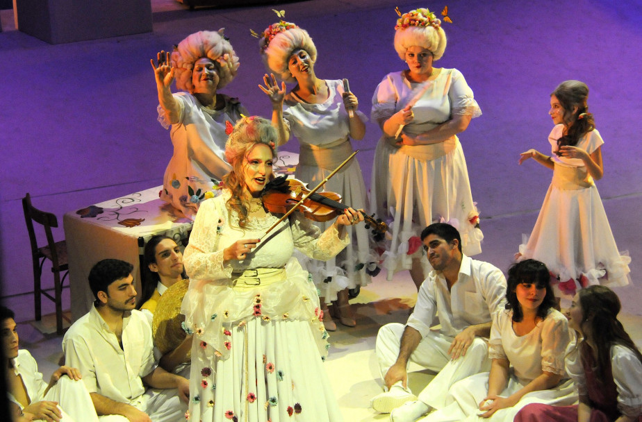 imagen Destacada participación del Coro Martín Zapata en la Ópera "El elíxir de amor"
