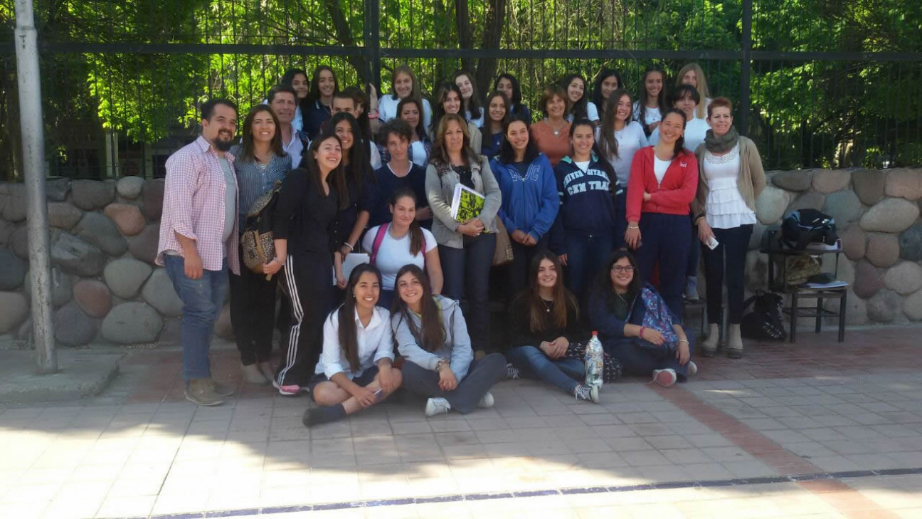 imagen Jóvenes de colegios de la UNCuyo participan de Pre Foro «ECO 21»