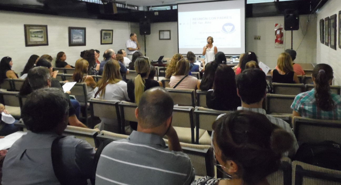 imagen Reunión con padres y madres de los primeros años ciclo 2016