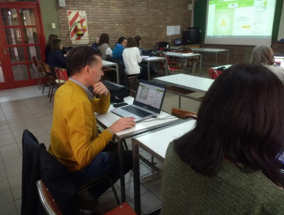 imagen Capacitación para docentes en el diseño de ambientes digitales educativos