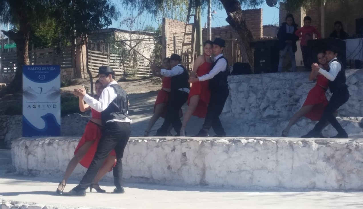 imagen Muestra de tango: de los chicos para los chicos