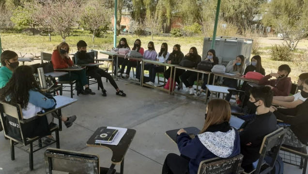 imagen Sentipensar el barrio: estudiantes visitaron el LAE